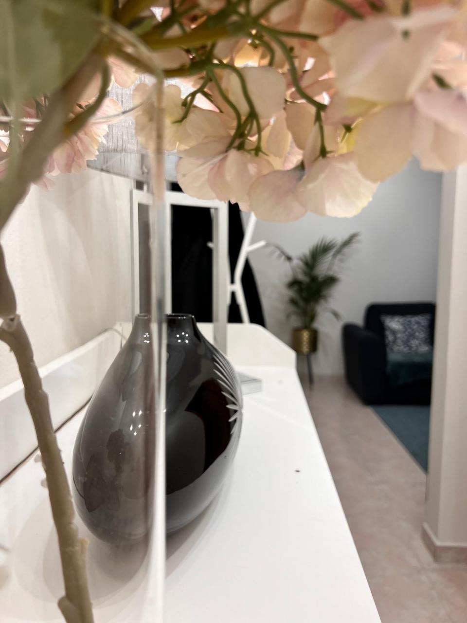 Apartamento T2 no seu estado geral bem conservado situado a 3 minutos a pé da Estação de Comboio das Mercês