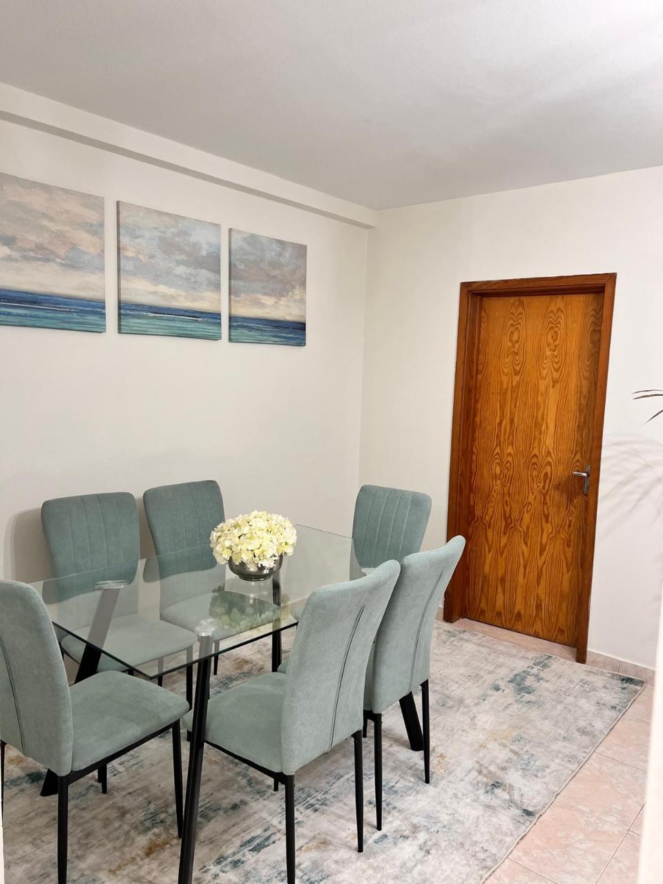 Apartamento T2 no seu estado geral bem conservado situado a 3 minutos a pé da Estação de Comboio das Mercês