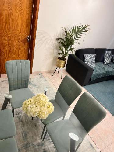 Apartamento T2 no seu estado geral bem conservado situado a 3 minutos a pé da Estação de Comboio das Mercês