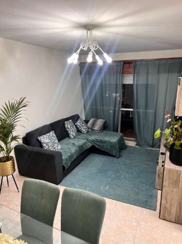 Apartamento T2 no seu estado geral bem conservado situado a 3 minutos a pé da Estação de Comboio das Mercês