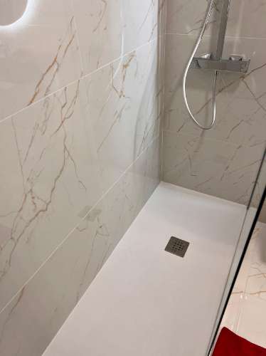 Apartamento T2 no seu estado geral bem conservado situado a 3 minutos a pé da Estação de Comboio das Mercês