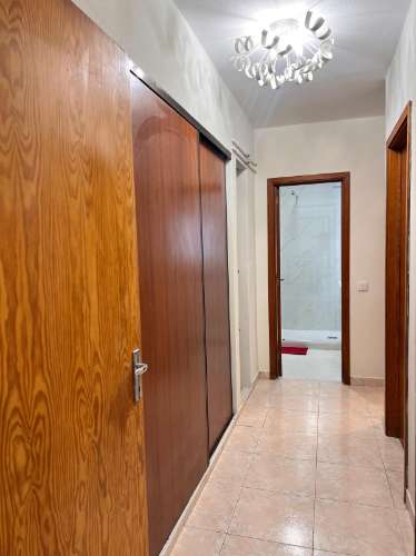 Apartamento T2 no seu estado geral bem conservado situado a 3 minutos a pé da Estação de Comboio das Mercês