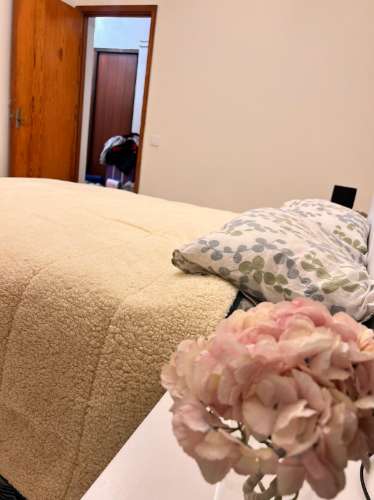 Apartamento T2 no seu estado geral bem conservado situado a 3 minutos a pé da Estação de Comboio das Mercês