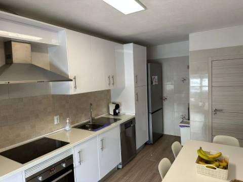 T3 COM 2 casas de banho, Elevador, LOCALIZAÇÃO EM ZONA