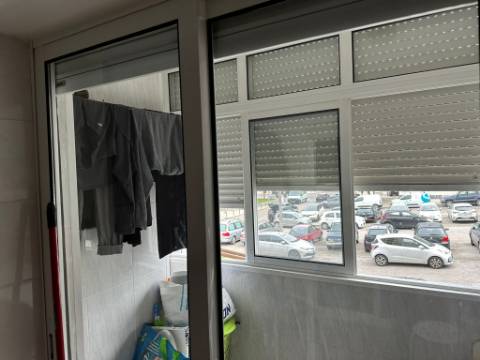 T3 COM 2 casas de banho, Elevador, LOCALIZAÇÃO EM ZONA