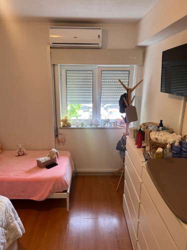 T3 COM 2 CASAS DE. BANHO ,EM EDIFICIO DE EXCELENTE ESTADO, LOCALIZADO EM ZONA COM BASTANTES SERVIÇOS PARA O SEU DIA-A-DIA