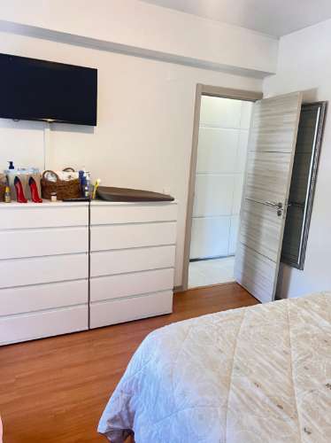 T3 COM 2 CASAS DE. BANHO ,EM EDIFICIO DE EXCELENTE ESTADO, LOCALIZADO EM ZONA COM BASTANTES SERVIÇOS PARA O SEU DIA-A-DIA