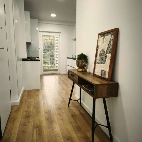 Espaçoso Apartamento de 3 Frentes com Varanda Panorâmica em Benfica a 7 minutos a pé do Centro Comercial Colombo