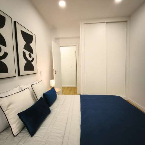 Espaçoso Apartamento de 3 Frentes com Varanda Panorâmica em Benfica a 7 minutos a pé do Centro Comercial Colombo