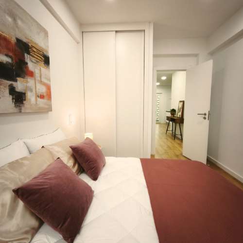 Espaçoso Apartamento de 3 Frentes com Varanda Panorâmica em Benfica a 7 minutos a pé do Centro Comercial Colombo