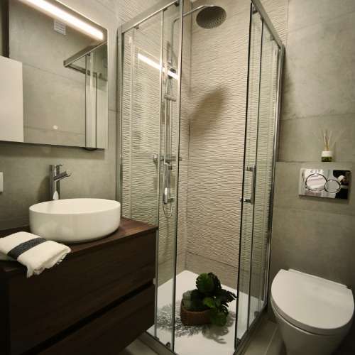 Espaçoso Apartamento de 3 Frentes com Varanda Panorâmica em Benfica a 7 minutos a pé do Centro Comercial Colombo