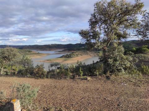 TERRENO COM 55.800 M2 COM POSSIBILIDADE DE CONSTRUÇÃO - ALCARIAS GRANDES - CASTRO MARIM - ALGARVE