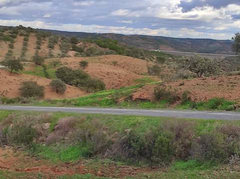 TERRENO COM 55.800 M2 COM POSSIBILIDADE DE CONSTRUÇÃO - ALCARIAS GRANDES - CASTRO MARIM - ALGARVE