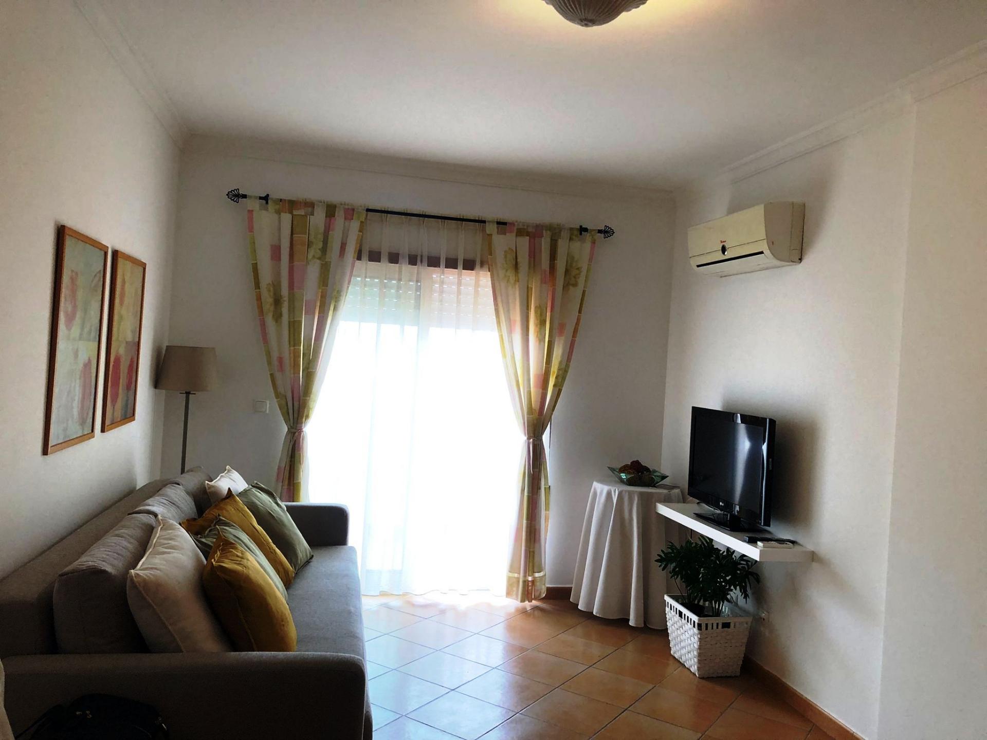 Apartamento para arrendamento de Outubro a Maio, Monte Gordo