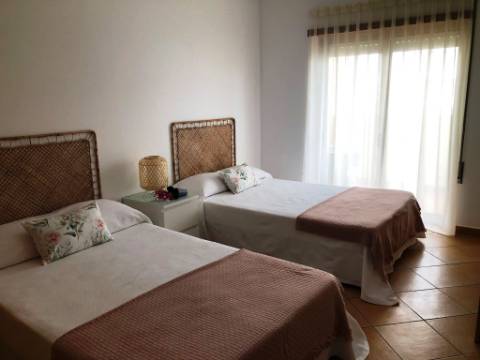 Apartamento para arrendamento de Outubro a Maio, Monte Gordo