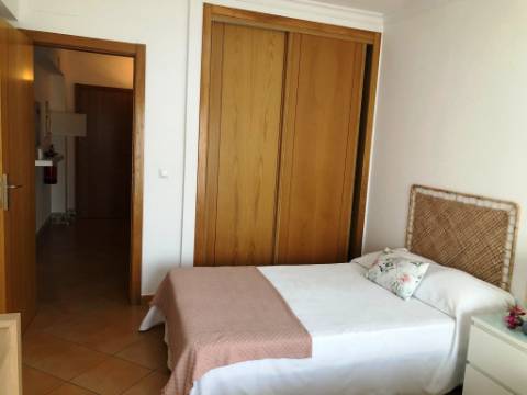 Apartamento para arrendamento de Outubro a Maio, Monte Gordo