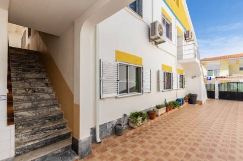 MORADIA - PRÉDIO - COM VARIOS APARTAMENTOS - PISCINA - EM MANTA ROTA - VILA NOVA DE CACELA - VRSA - ALGARVE