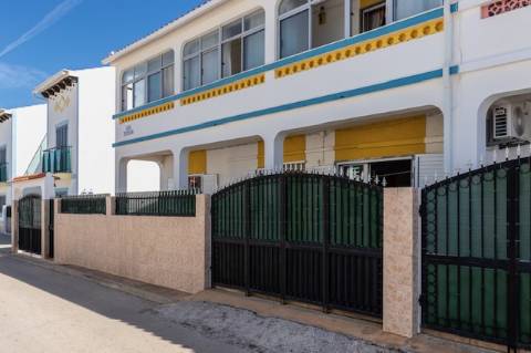 MORADIA - PRÉDIO - COM VARIOS APARTAMENTOS - PISCINA - EM MANTA ROTA - VILA NOVA DE CACELA - VRSA - ALGARVE