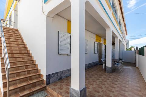 MORADIA - PRÉDIO - COM VARIOS APARTAMENTOS - PISCINA - EM MANTA ROTA - VILA NOVA DE CACELA - VRSA - ALGARVE