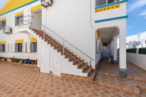 MORADIA - PRÉDIO - COM VARIOS APARTAMENTOS - PISCINA - EM MANTA ROTA - VILA NOVA DE CACELA - VRSA - ALGARVE