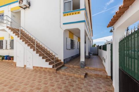 MORADIA - PRÉDIO - COM VARIOS APARTAMENTOS - PISCINA - EM MANTA ROTA - VILA NOVA DE CACELA - VRSA - ALGARVE