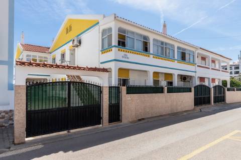 MORADIA - PRÉDIO - COM VARIOS APARTAMENTOS - PISCINA - EM MANTA ROTA - VILA NOVA DE CACELA - VRSA - ALGARVE