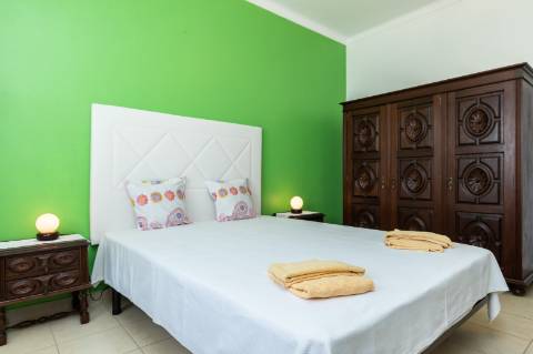 MORADIA - PRÉDIO - COM VARIOS APARTAMENTOS - PISCINA - EM MANTA ROTA - VILA NOVA DE CACELA - VRSA - ALGARVE