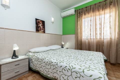 MORADIA - PRÉDIO - COM VARIOS APARTAMENTOS - PISCINA - EM MANTA ROTA - VILA NOVA DE CACELA - VRSA - ALGARVE