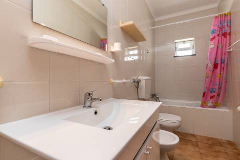 MORADIA - PRÉDIO - COM VARIOS APARTAMENTOS - PISCINA - EM MANTA ROTA - VILA NOVA DE CACELA - VRSA - ALGARVE