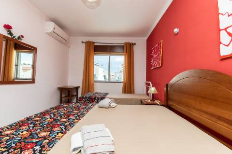 MORADIA - PRÉDIO - COM VARIOS APARTAMENTOS - PISCINA - EM MANTA ROTA - VILA NOVA DE CACELA - VRSA - ALGARVE