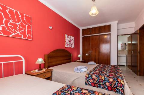 MORADIA - PRÉDIO - COM VARIOS APARTAMENTOS - PISCINA - EM MANTA ROTA - VILA NOVA DE CACELA - VRSA - ALGARVE