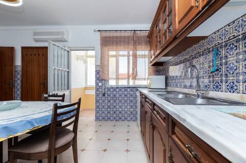 MORADIA - PRÉDIO - COM VARIOS APARTAMENTOS - PISCINA - EM MANTA ROTA - VILA NOVA DE CACELA - VRSA - ALGARVE