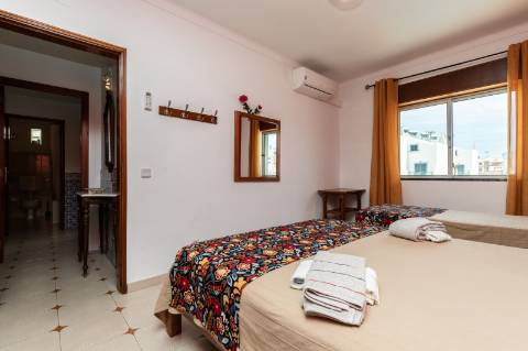 MORADIA - PRÉDIO - COM VARIOS APARTAMENTOS - PISCINA - EM MANTA ROTA - VILA NOVA DE CACELA - VRSA - ALGARVE