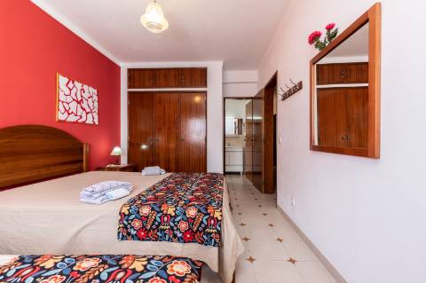 MORADIA - PRÉDIO - COM VARIOS APARTAMENTOS - PISCINA - EM MANTA ROTA - VILA NOVA DE CACELA - VRSA - ALGARVE