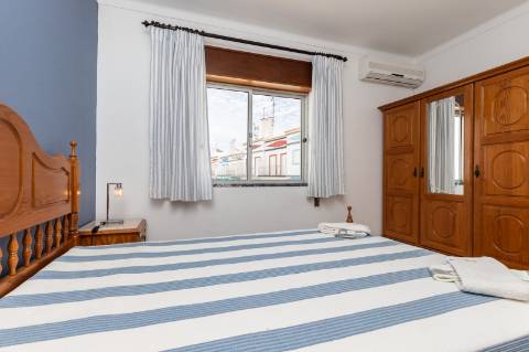 MORADIA - PRÉDIO - COM VARIOS APARTAMENTOS - PISCINA - EM MANTA ROTA - VILA NOVA DE CACELA - VRSA - ALGARVE