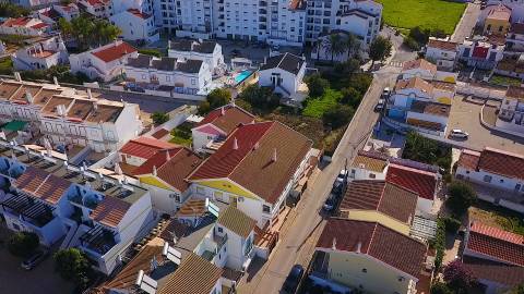 MORADIA - PRÉDIO - COM VARIOS APARTAMENTOS - PISCINA - EM MANTA ROTA - VILA NOVA DE CACELA - VRSA - ALGARVE