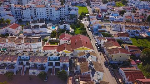 MORADIA - PRÉDIO - COM VARIOS APARTAMENTOS - PISCINA - EM MANTA ROTA - VILA NOVA DE CACELA - VRSA - ALGARVE