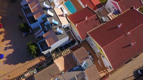 MORADIA - PRÉDIO - COM VARIOS APARTAMENTOS - PISCINA - EM MANTA ROTA - VILA NOVA DE CACELA - VRSA - ALGARVE