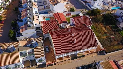 MORADIA - PRÉDIO - COM VARIOS APARTAMENTOS - PISCINA - EM MANTA ROTA - VILA NOVA DE CACELA - VRSA - ALGARVE