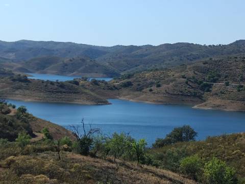 TERRENO COM 52.840 M2 - POSSIBILIDADE DE CONSTRUIR UM PEQUENO ARMAZEM - BARRAGEM DE ODELEITE - CASTRO MARIM -ALGARVE