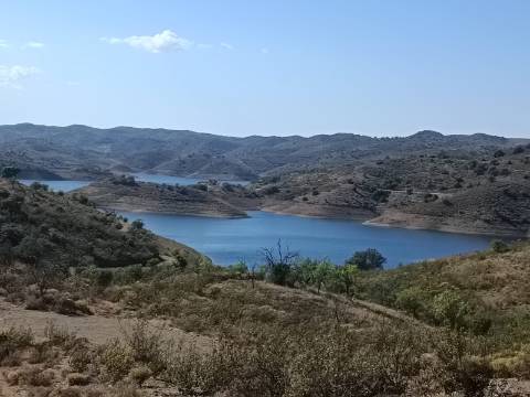 TERRENO COM 52.840 M2 - POSSIBILIDADE DE CONSTRUIR UM PEQUENO ARMAZEM - BARRAGEM DE ODELEITE - CASTRO MARIM -ALGARVE