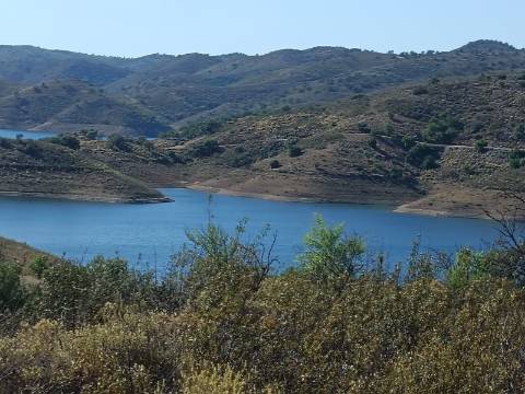 TERRENO COM 52.840 M2 - POSSIBILIDADE DE CONSTRUIR UM PEQUENO ARMAZEM - BARRAGEM DE ODELEITE - CASTRO MARIM -ALGARVE