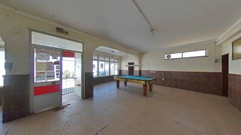 EDIFÍCIO COM TRÊS PISOS - VÁRIAS DIVISÕES - HABITAÇÃO - RESTAURANTE - COMÉRCIO - SERVIÇOS - SÃO BARTOLOMEU DO SUL - CASTRO MARIM