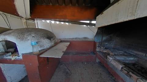 EDIFÍCIO COM TRÊS PISOS - VÁRIAS DIVISÕES - HABITAÇÃO - RESTAURANTE - COMÉRCIO - SERVIÇOS - SÃO BARTOLOMEU DO SUL - CASTRO MARIM