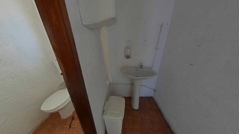 EDIFÍCIO COM TRÊS PISOS - VÁRIAS DIVISÕES - HABITAÇÃO - RESTAURANTE - COMÉRCIO - SERVIÇOS - SÃO BARTOLOMEU DO SUL - CASTRO MARIM