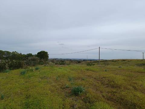 TERRENO COM 34.500 M2 - POSSIBILIDADE DE CONSTRUÇÃO DE ARMAZEM - ÁGUA E LUZ - SENTINELA - CASTRO MARIM - ALGARVE