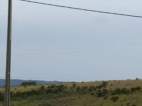 TERRENO COM 34.500 M2 - POSSIBILIDADE DE CONSTRUÇÃO DE ARMAZEM - ÁGUA E LUZ - SENTINELA - CASTRO MARIM - ALGARVE