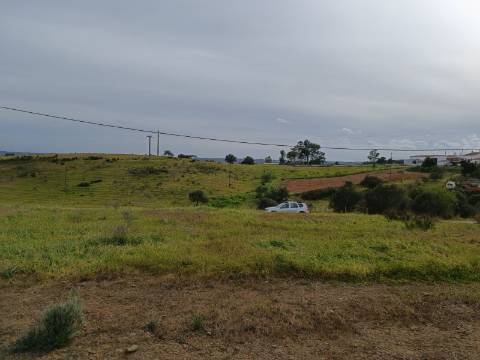 TERRENO COM 34.500 M2 - POSSIBILIDADE DE CONSTRUÇÃO DE ARMAZEM - ÁGUA E LUZ - SENTINELA - CASTRO MARIM - ALGARVE