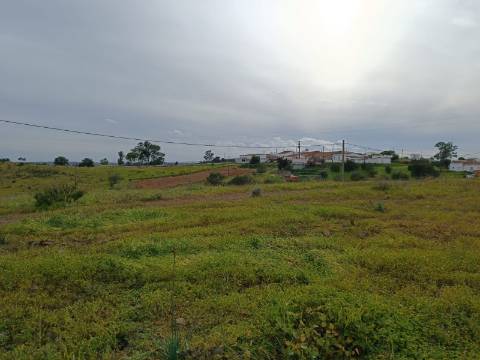 TERRENO COM 34.500 M2 - POSSIBILIDADE DE CONSTRUÇÃO DE ARMAZEM - ÁGUA E LUZ - SENTINELA - CASTRO MARIM - ALGARVE