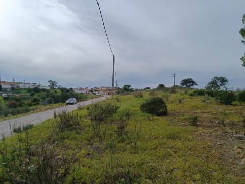 TERRENO COM 34.500 M2 - POSSIBILIDADE DE CONSTRUÇÃO DE ARMAZEM - ÁGUA E LUZ - SENTINELA - CASTRO MARIM - ALGARVE
